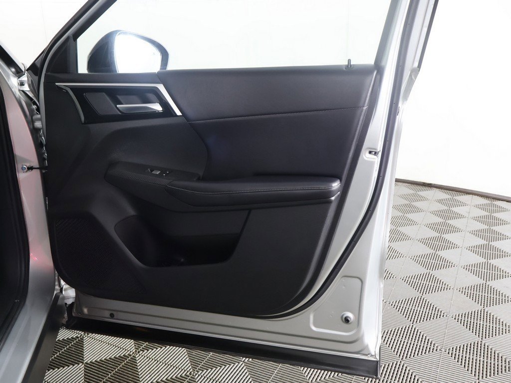 Used 2023 Mitsubishi Outlander SE image 26