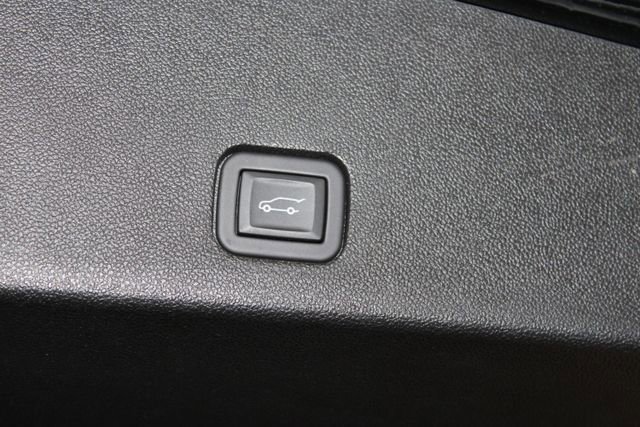 Used 2024 Cadillac XT6 Premium Luxury w/ LPO, Floor Liner Package FWD image 31