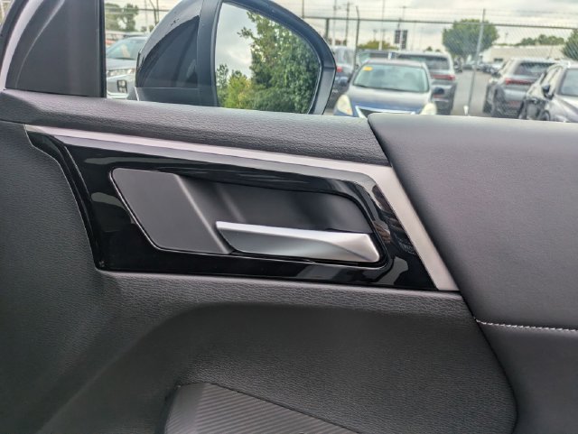 New 2025 Mitsubishi Outlander AWD image 34