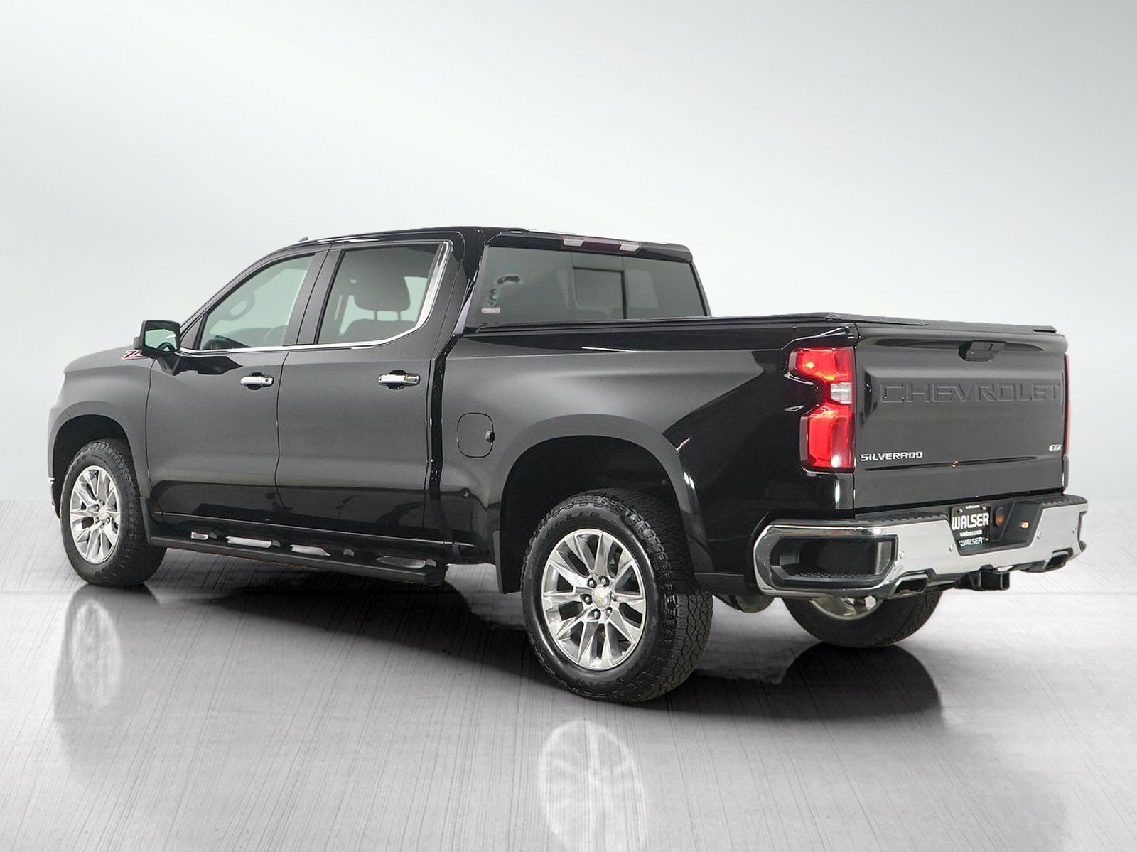 Used 2021 Chevrolet Silverado 1500 LTZ AWD/4WD image 3