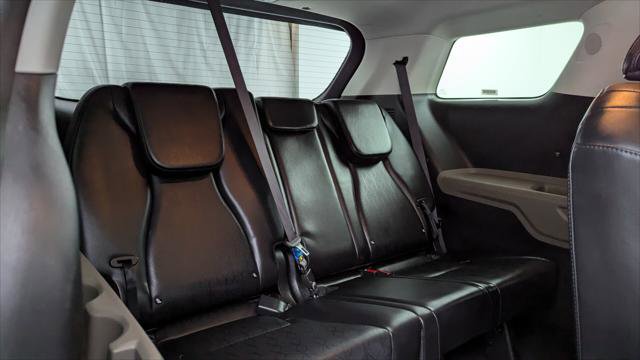 Used 2025 Kia Carnival LXS image 21