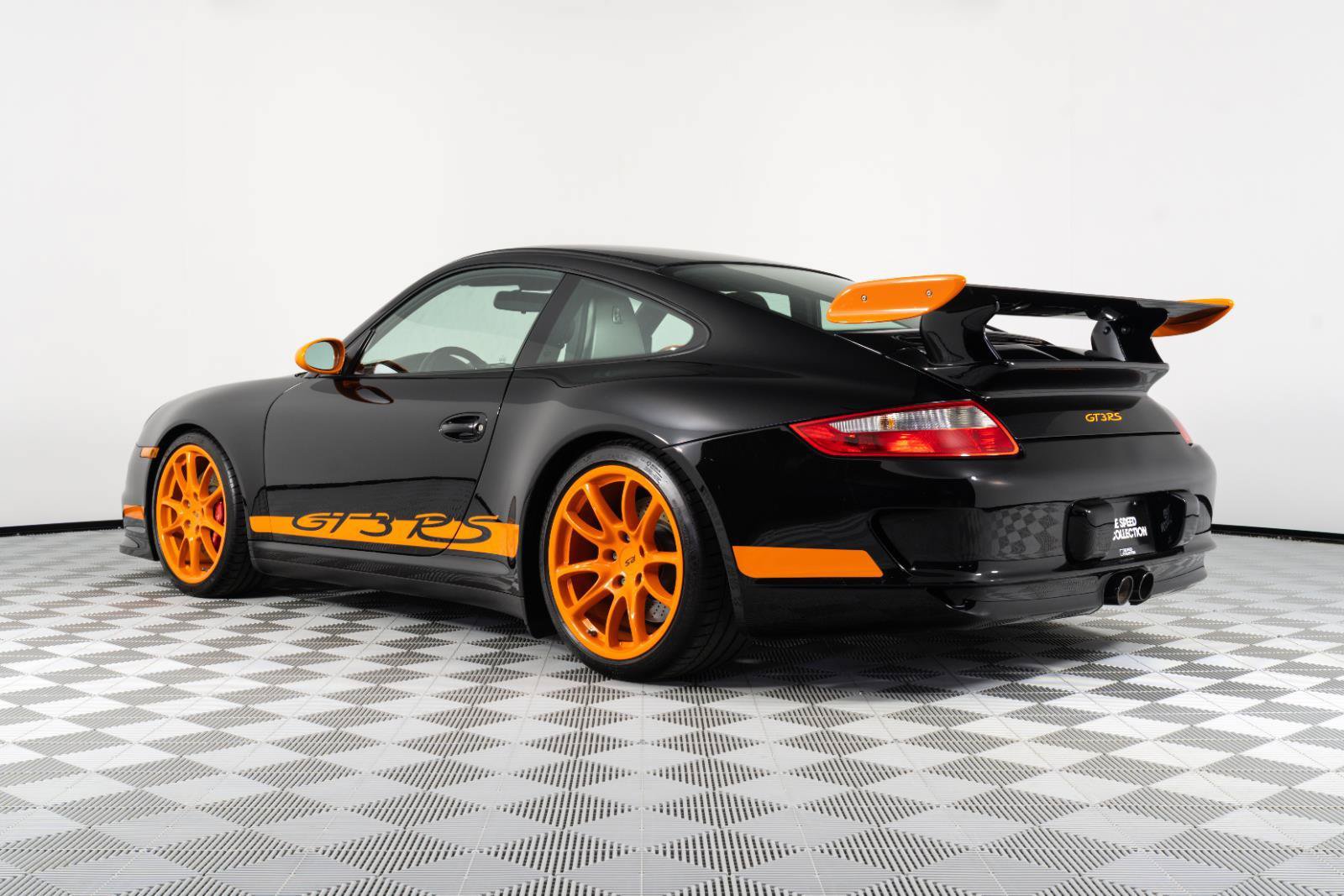 Used 2007 Porsche 911 GT3 RS RWD image 2