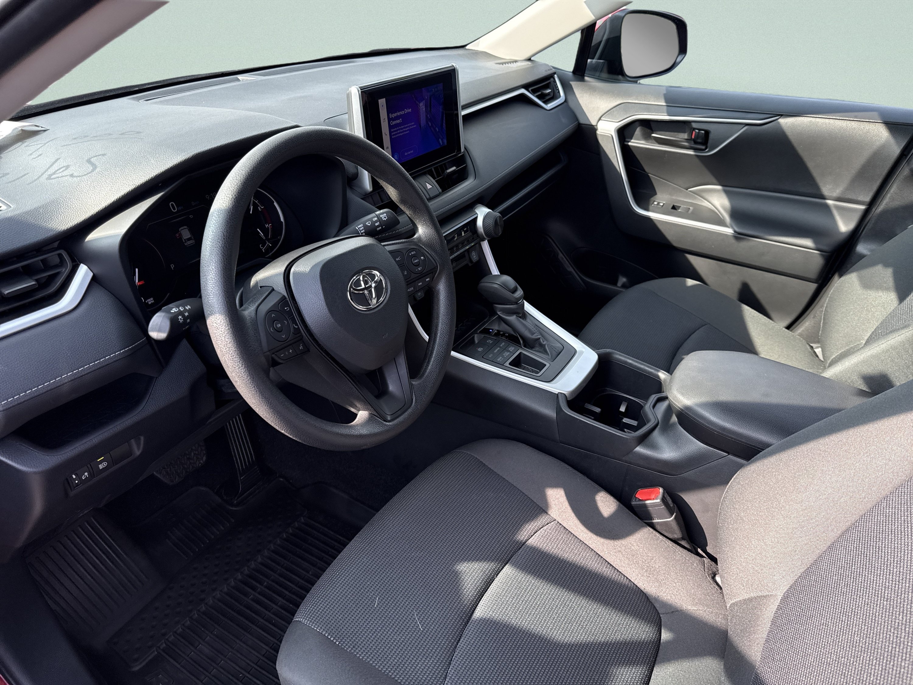 Used 2024 Toyota RAV4 LE AWD/4WD image 11