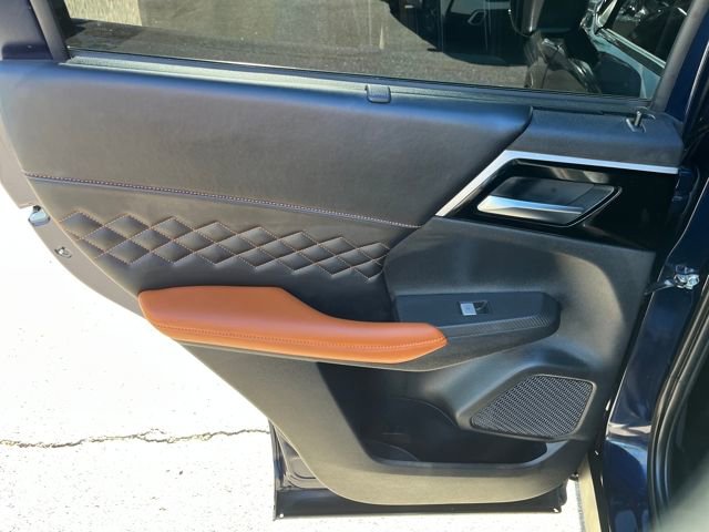 Used 2022 Mitsubishi Outlander SEL image 8