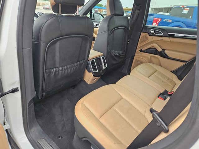 Used 2014 Porsche Cayenne Platinum Edition AWD/4WD image 11