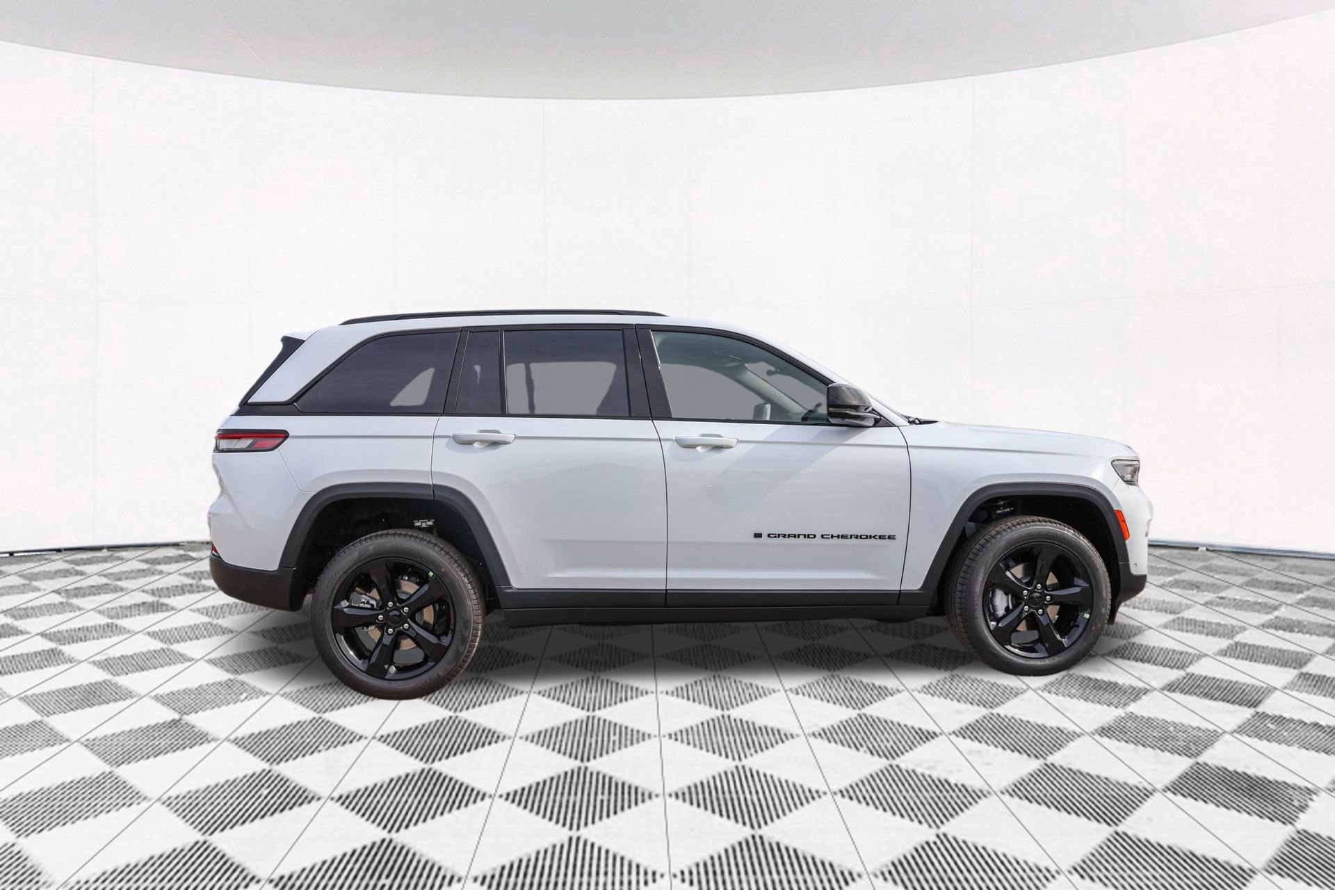 New 2025 Jeep Grand Cherokee Limited w/ Luxury Tech Group II image 12