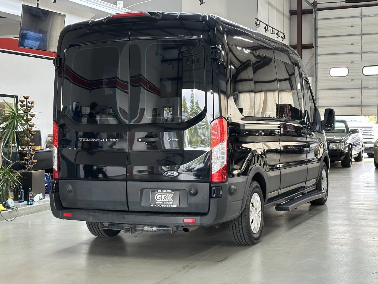 Used 2019 Ford Transit 350 XLT image 2