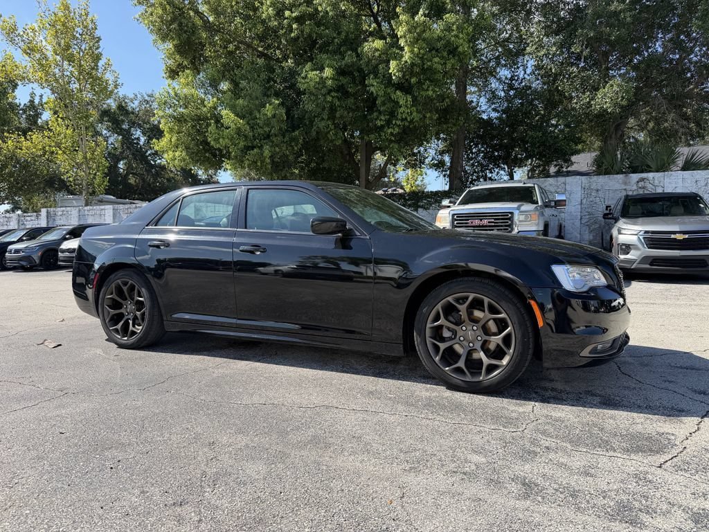Used 2017 Chrysler 300 S RWD image 2