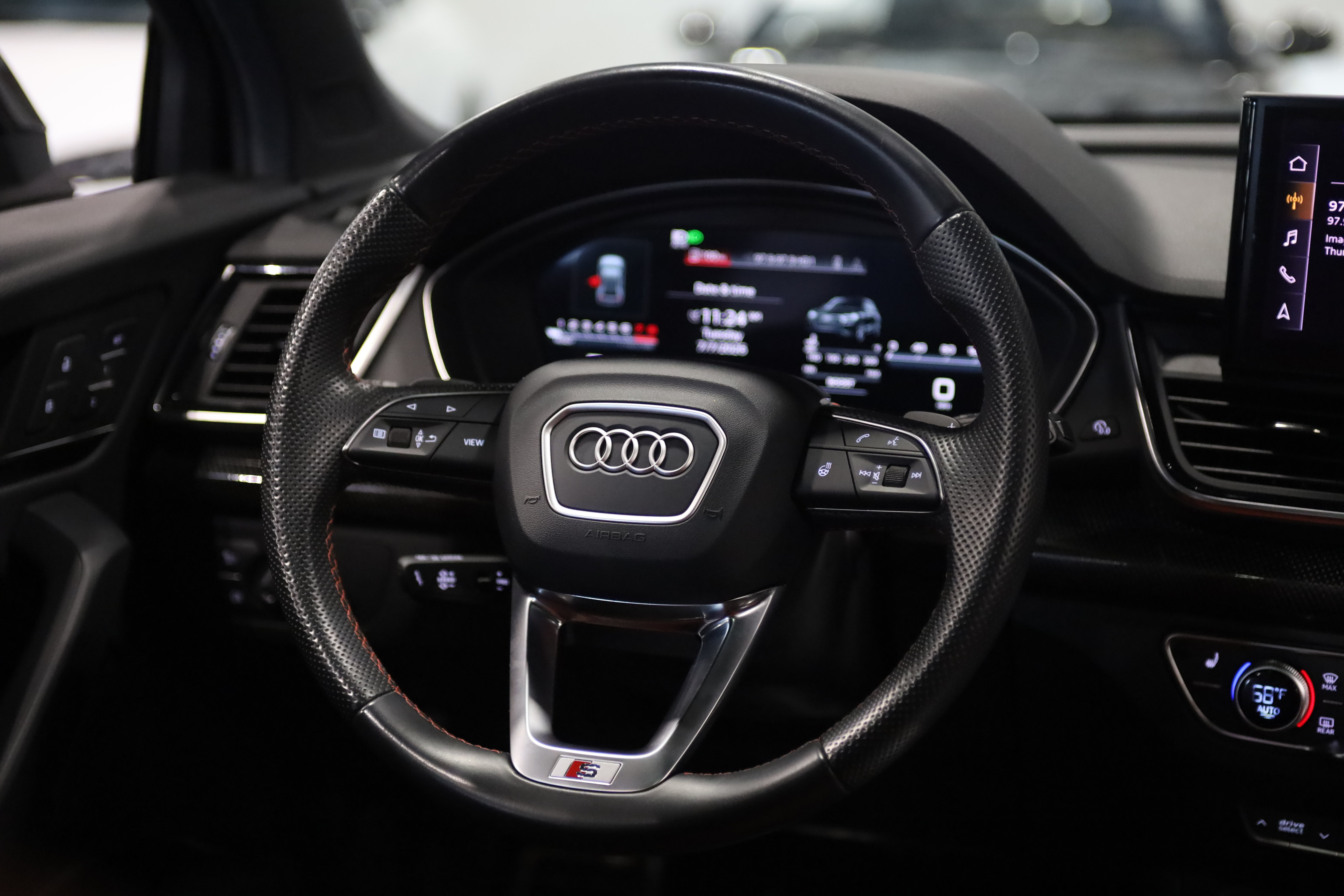Used 2023 Audi SQ5 Premium Plus w/ Premium Plus Package AWD/4WD image 27