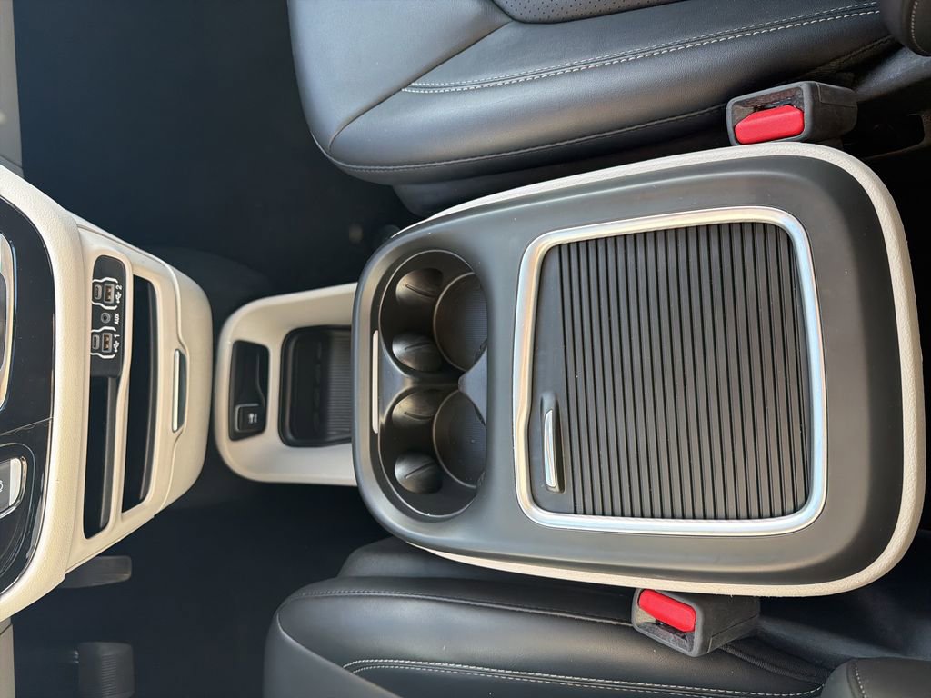 Used 2024 Chrysler Pacifica Touring-L FWD image 72