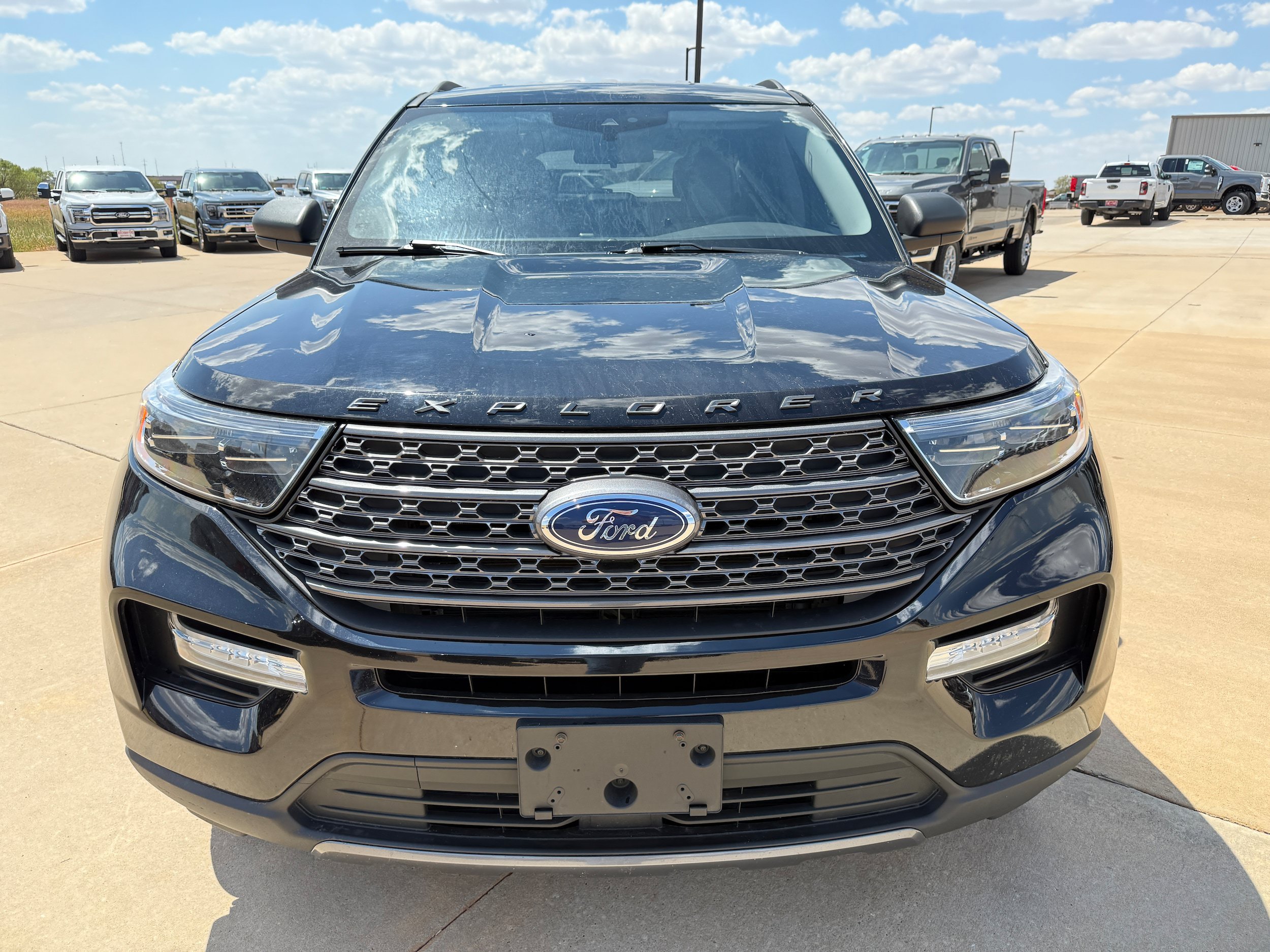 Used 2021 Ford Explorer XLT w/ Equipment Group 202A AWD/4WD image 2