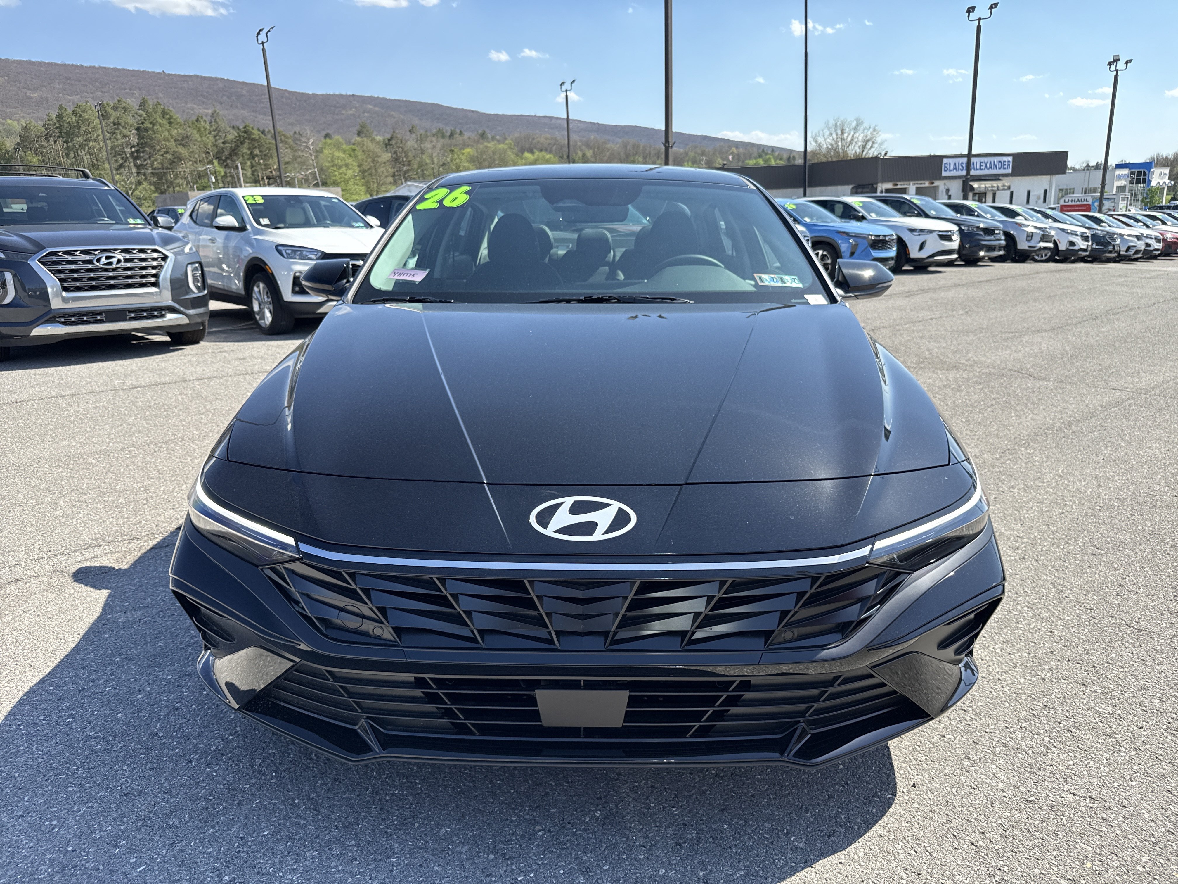 New 2026 Hyundai Elantra Limited FWD image 9