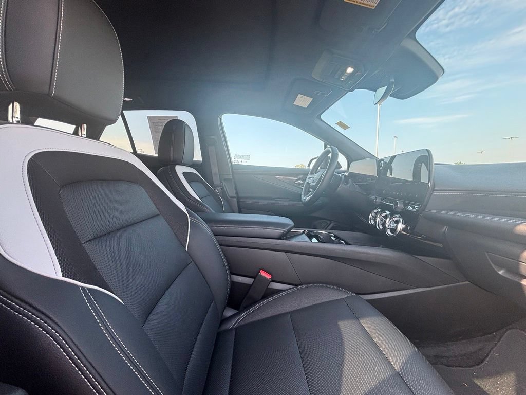 Used 2024 Chevrolet Blazer EV LT AWD/4WD image 34