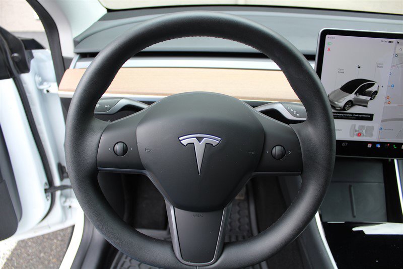 Used 2020 Tesla Model Y Long Range image 18