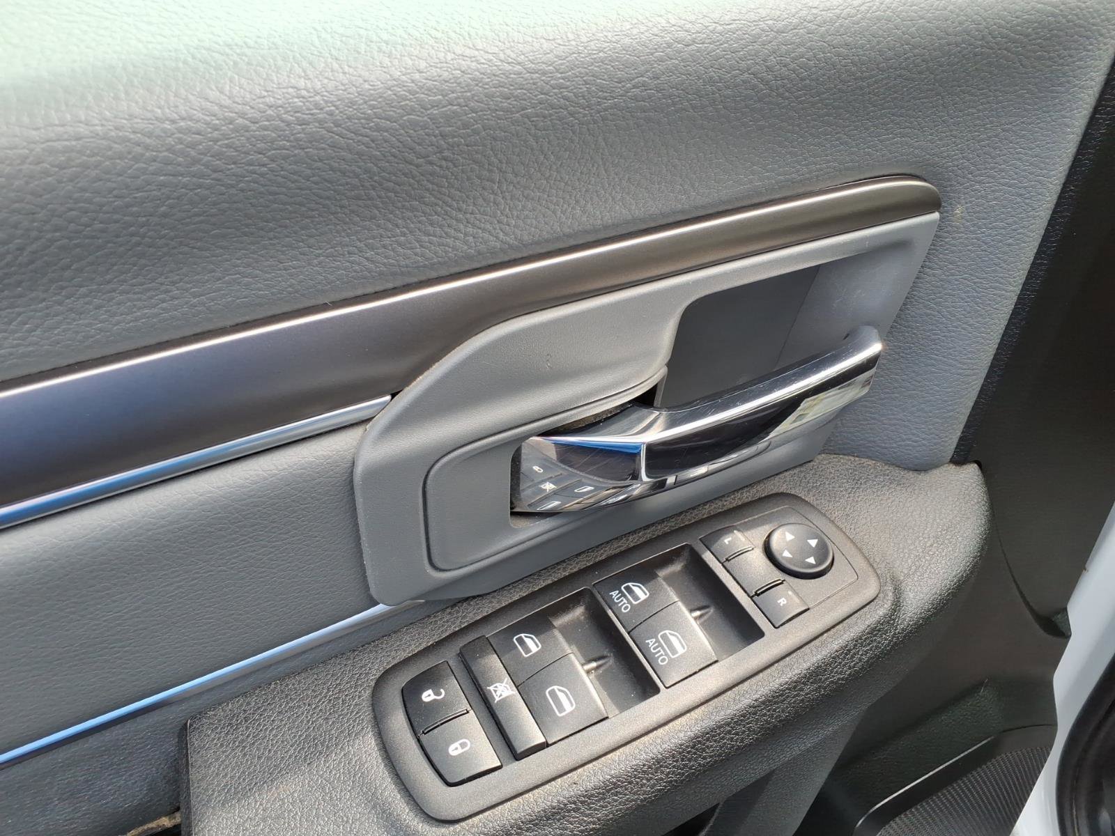 Used 2023 RAM 1500 Classic SLT w/ Protection Group AWD/4WD image 10