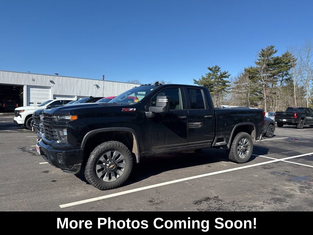 Used 2024 Chevrolet Silverado 2500 Custom w/ Custom Value Package image 2