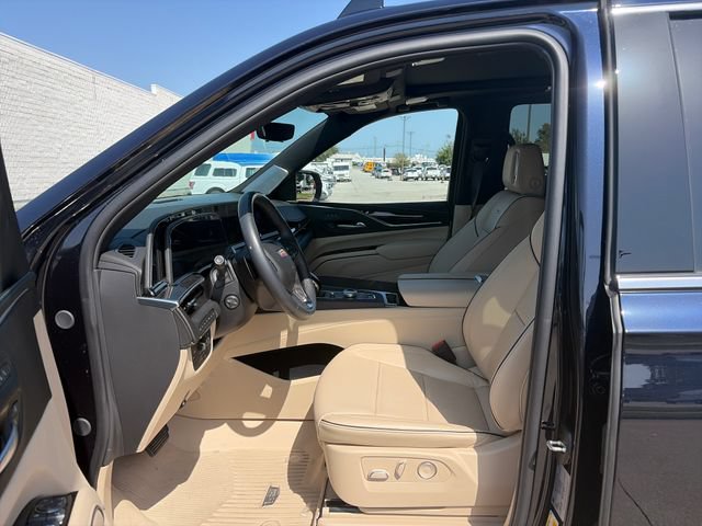 Used 2024 Cadillac Escalade Premium Luxury w/ Performance Package AWD/4WD image 10