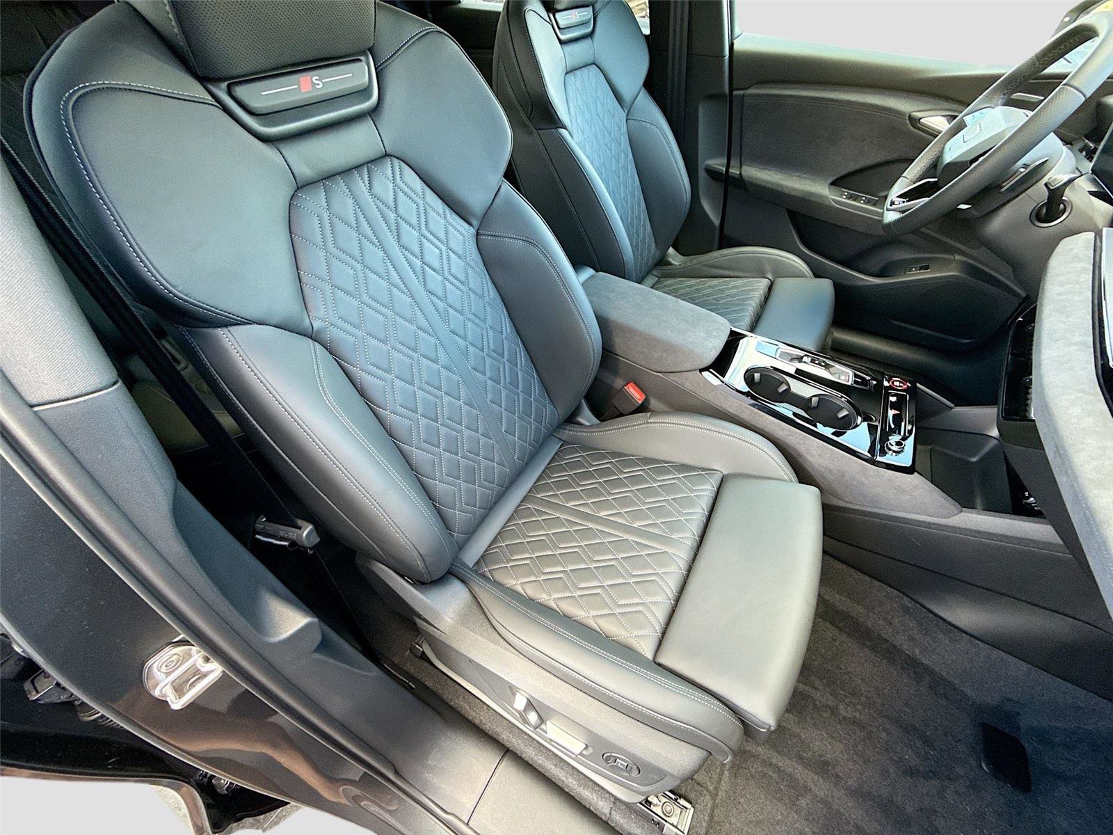 New 2025 Audi SQ6 e-tron Premium Plus image 29