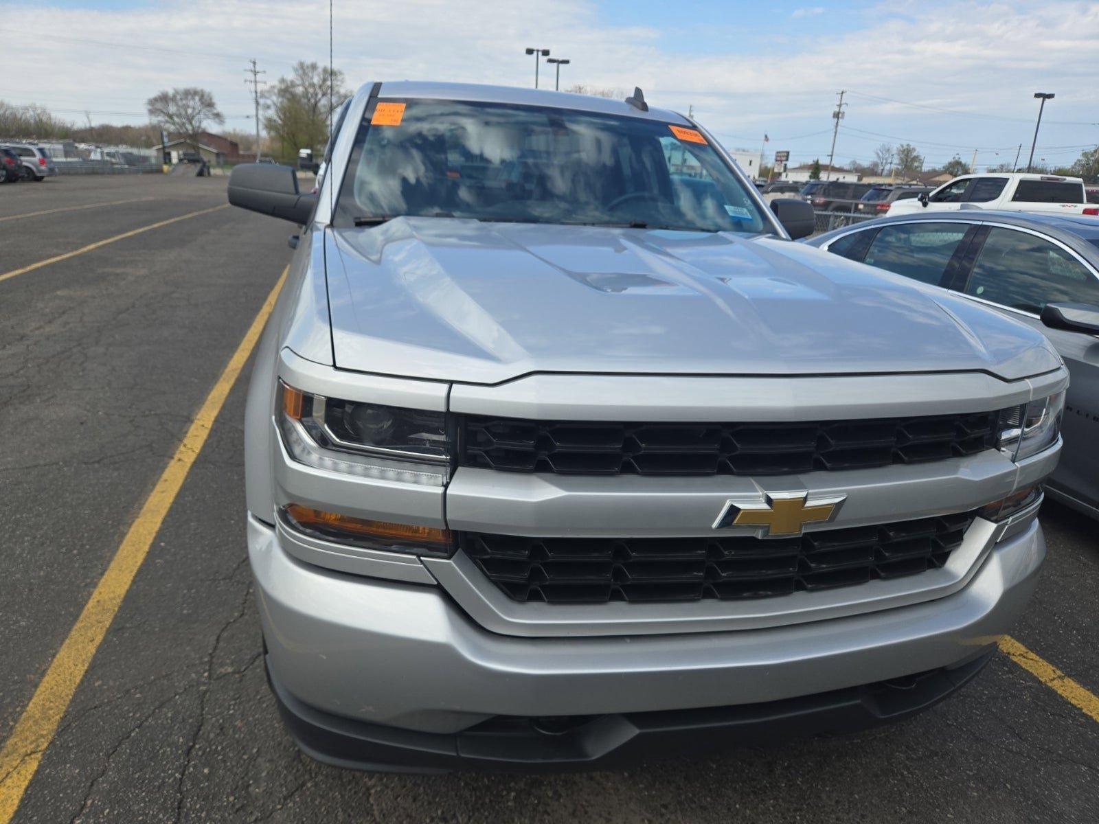 Used 2018 Chevrolet Silverado 1500 Custom w/ Custom Value Package AWD/4WD image 17