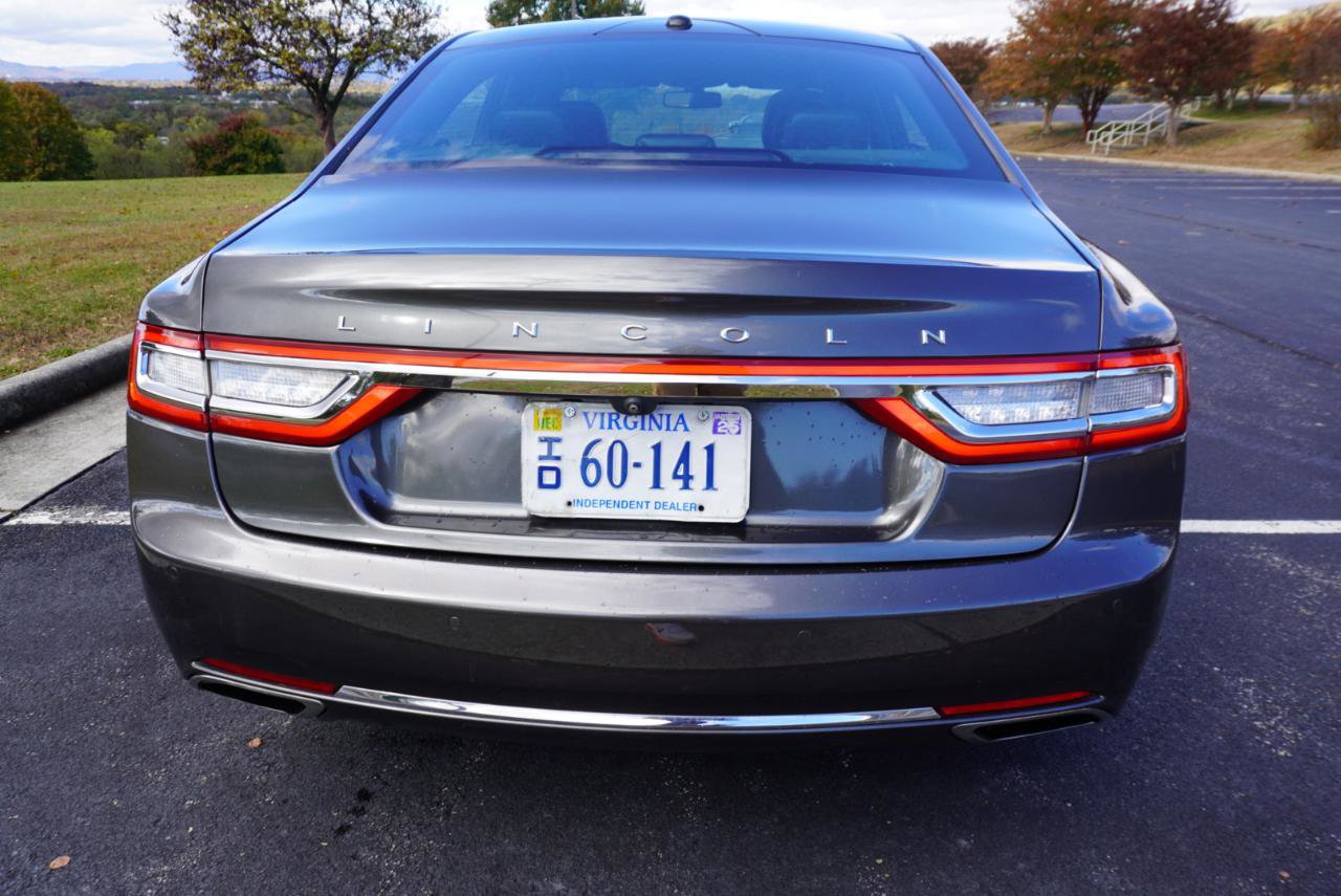 Used 2017 Lincoln Continental Select FWD image 11