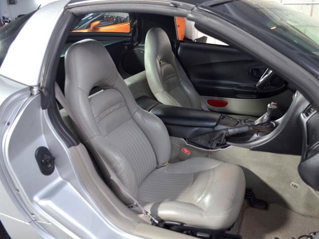 Used 1997 Chevrolet Corvette Coupe w/ Memory Pkg image 20