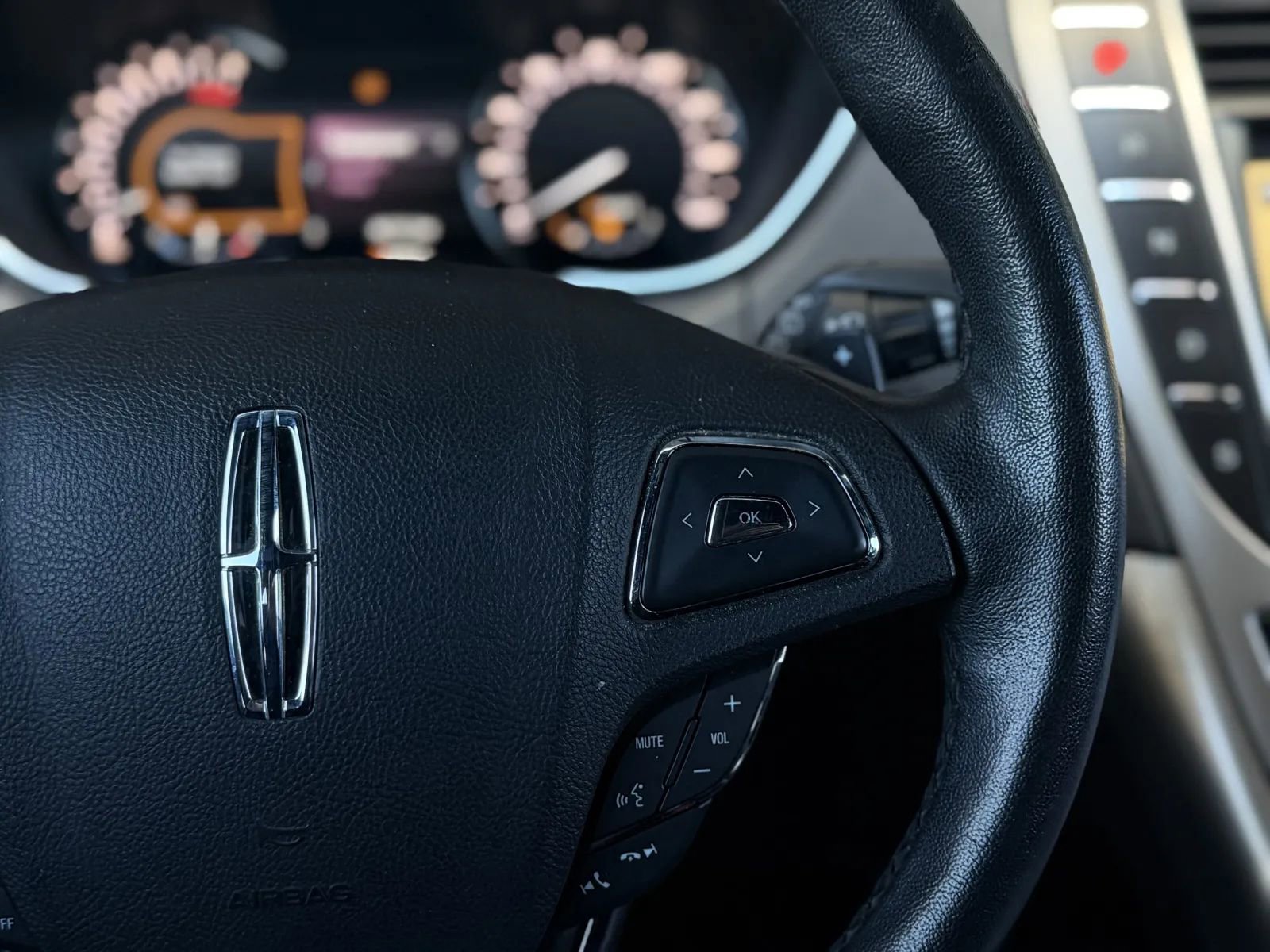 Used 2016 Lincoln MKX Premiere FWD image 22