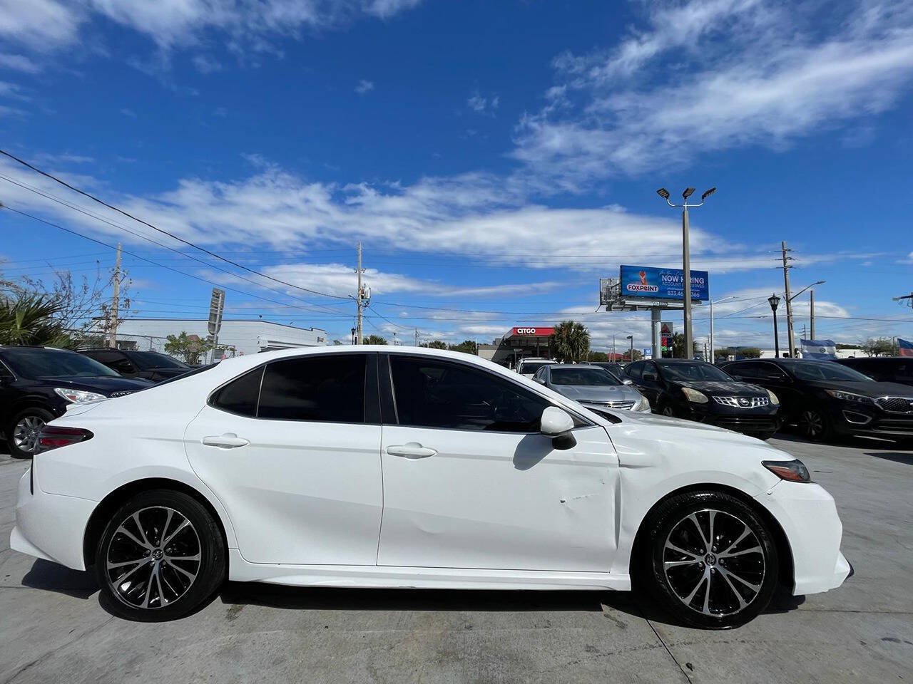 Used 2019 Toyota Camry SE FWD image 16
