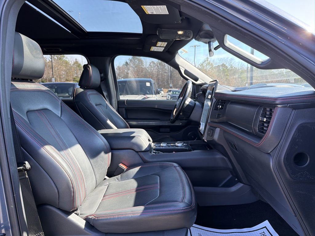 Used 2022 Ford Expedition Limited image 22