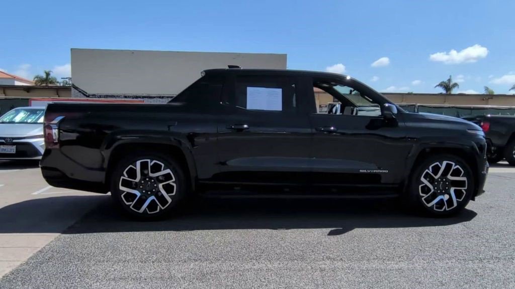Certified 2024 Chevrolet Silverado EV RST AWD/4WD image 11