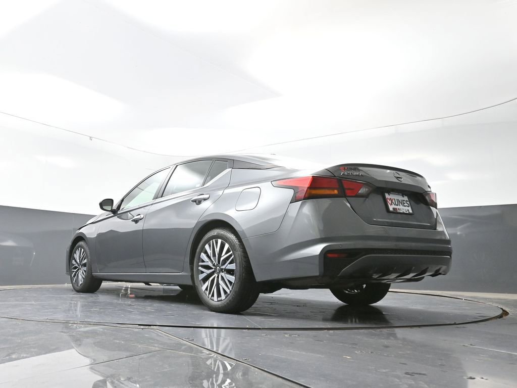 Used 2024 Nissan Altima 2.5 SV image 53