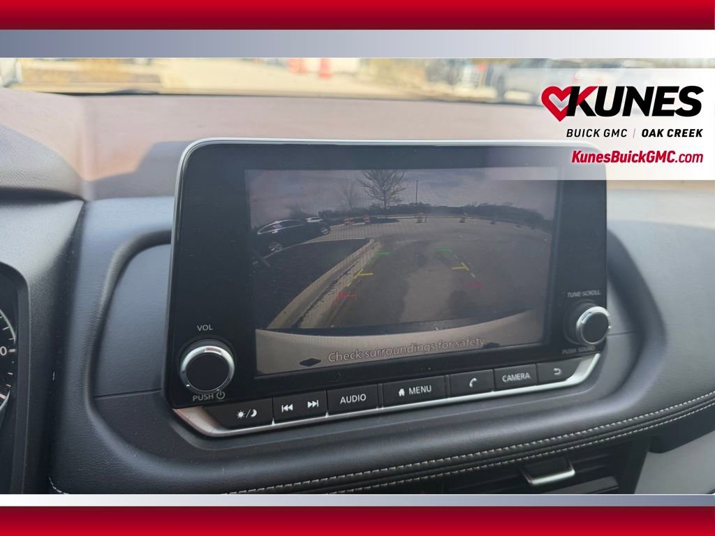 Used 2023 Nissan Rogue S AWD/4WD image 23