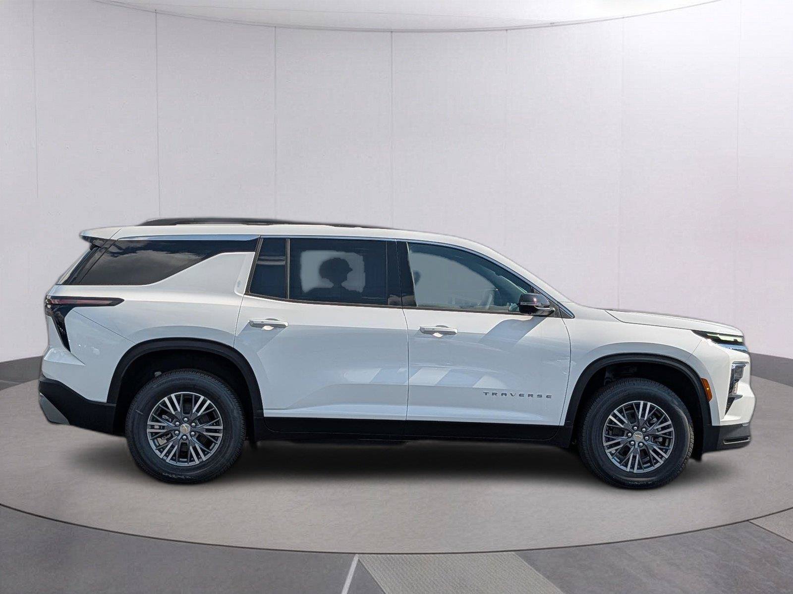 New 2026 Chevrolet Traverse LT w/ Driver Confidence Package FWD image 6