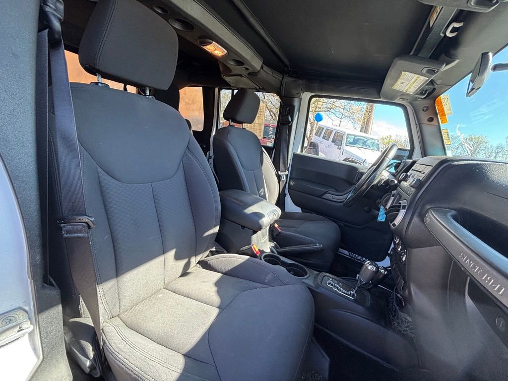 Used 2016 Jeep Wrangler Unlimited Willys image 13