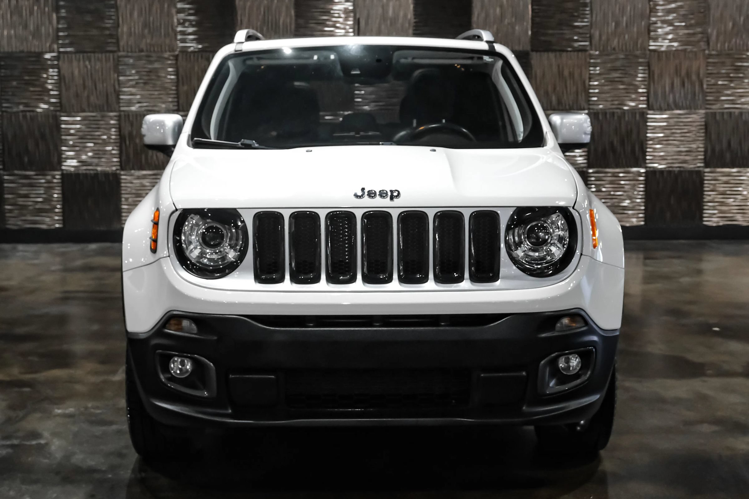 Used 2018 Jeep Renegade Limited w/ Advanced Technology Group AWD/4WD image 6