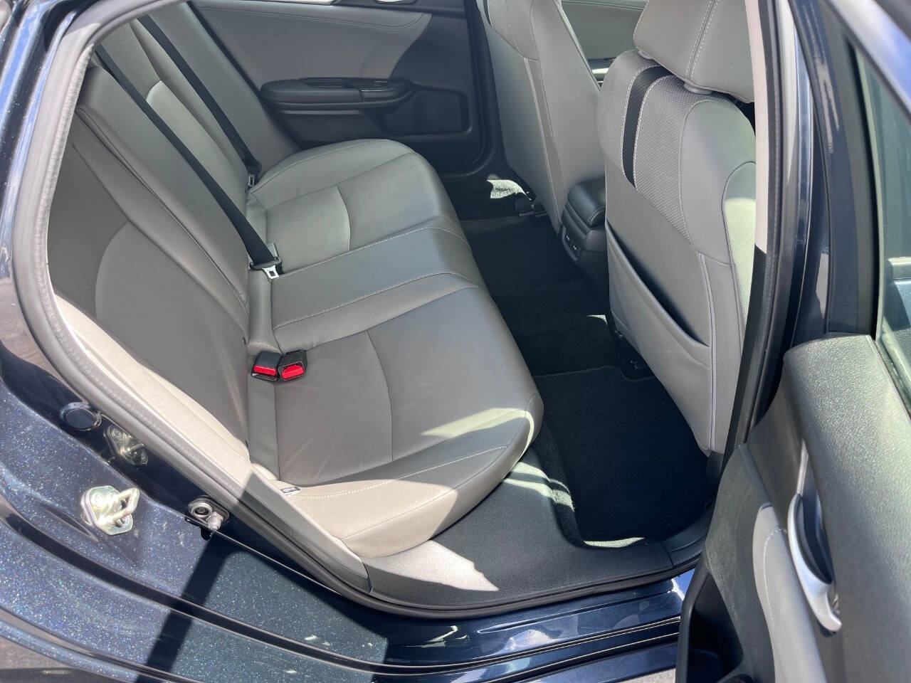 Used 2016 Honda Civic Touring image 23