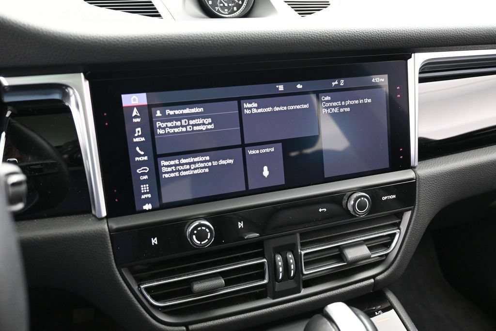 Certified 2023 Porsche Macan Turbo AWD/4WD image 20