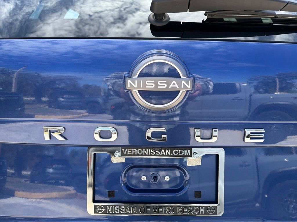 Certified 2023 Nissan Rogue SV image 10