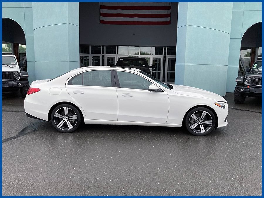 Used 2024 Mercedes-Benz C 300 Sedan image 2
