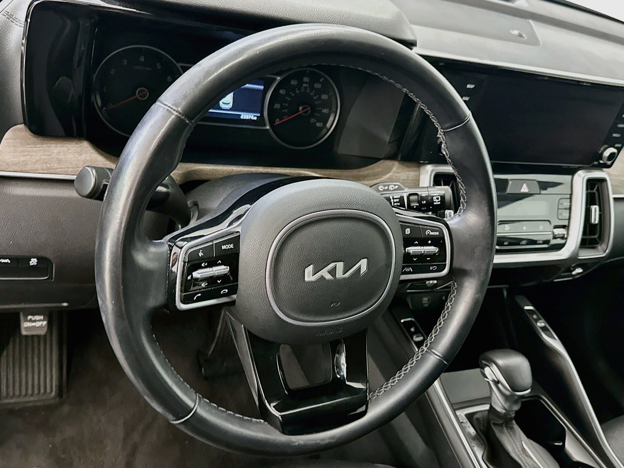 Used 2023 Kia Sorento S AWD/4WD image 18