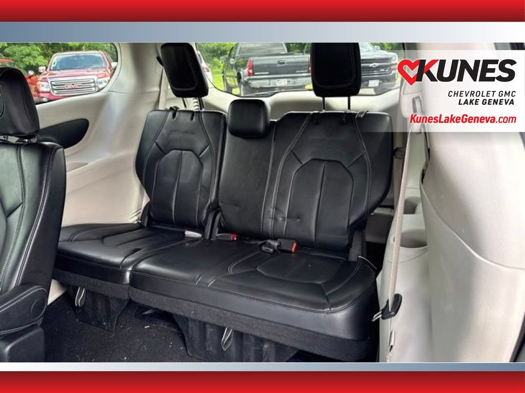 Used 2024 Chrysler Pacifica Touring-L FWD image 14