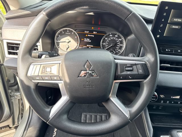 Used 2025 Mitsubishi Outlander ES AWD/4WD image 15