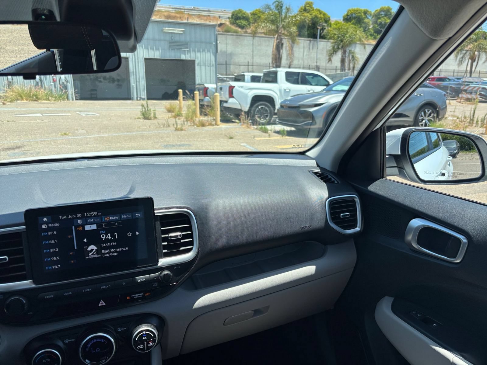 Used 2026 Hyundai Venue SEL FWD image 35