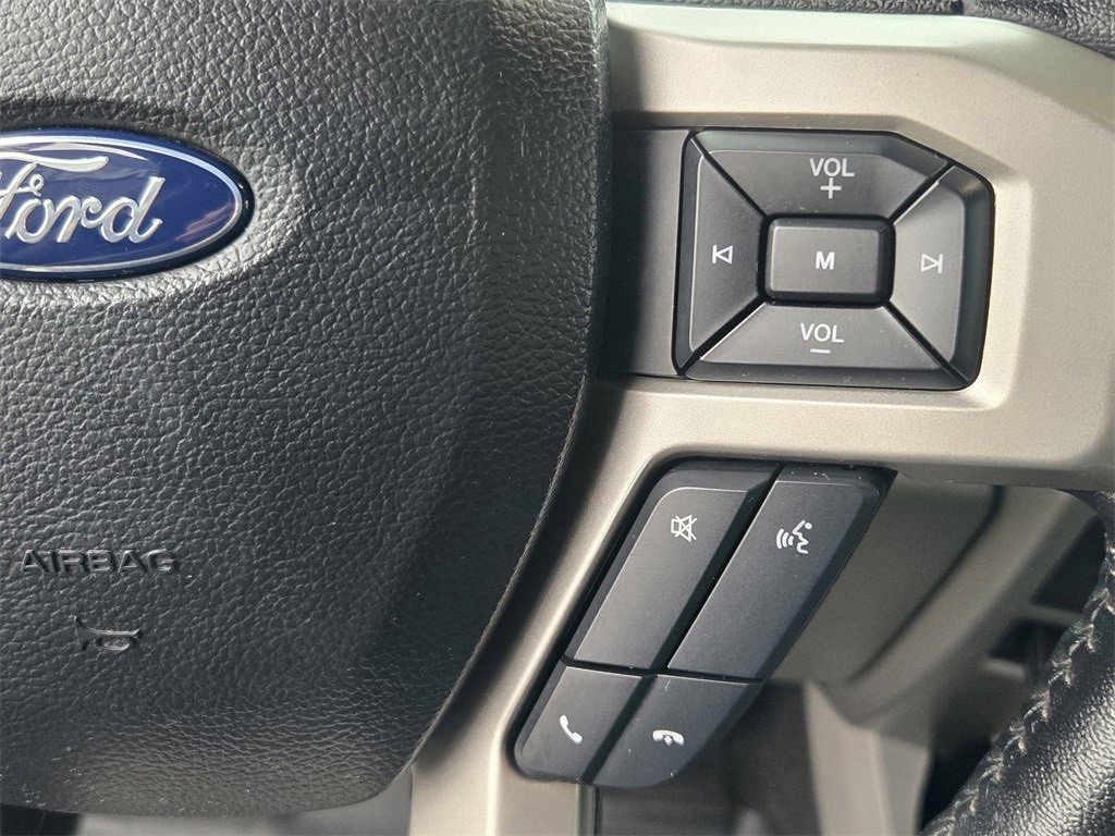 Used 2020 Ford F150 Lariat image 28