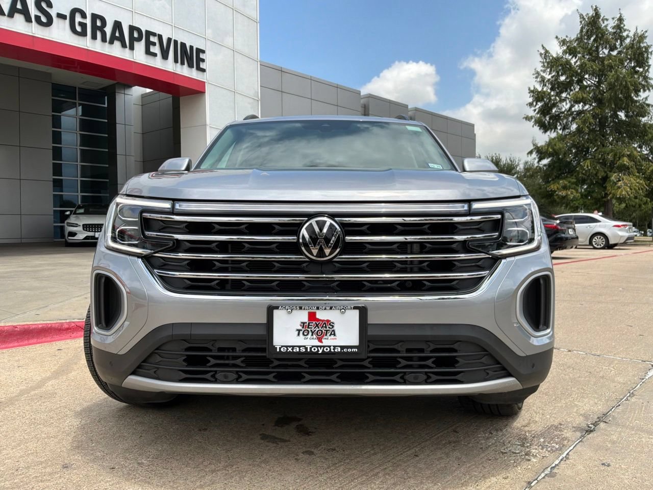Used 2026 Volkswagen Atlas SE AWD/4WD image 3