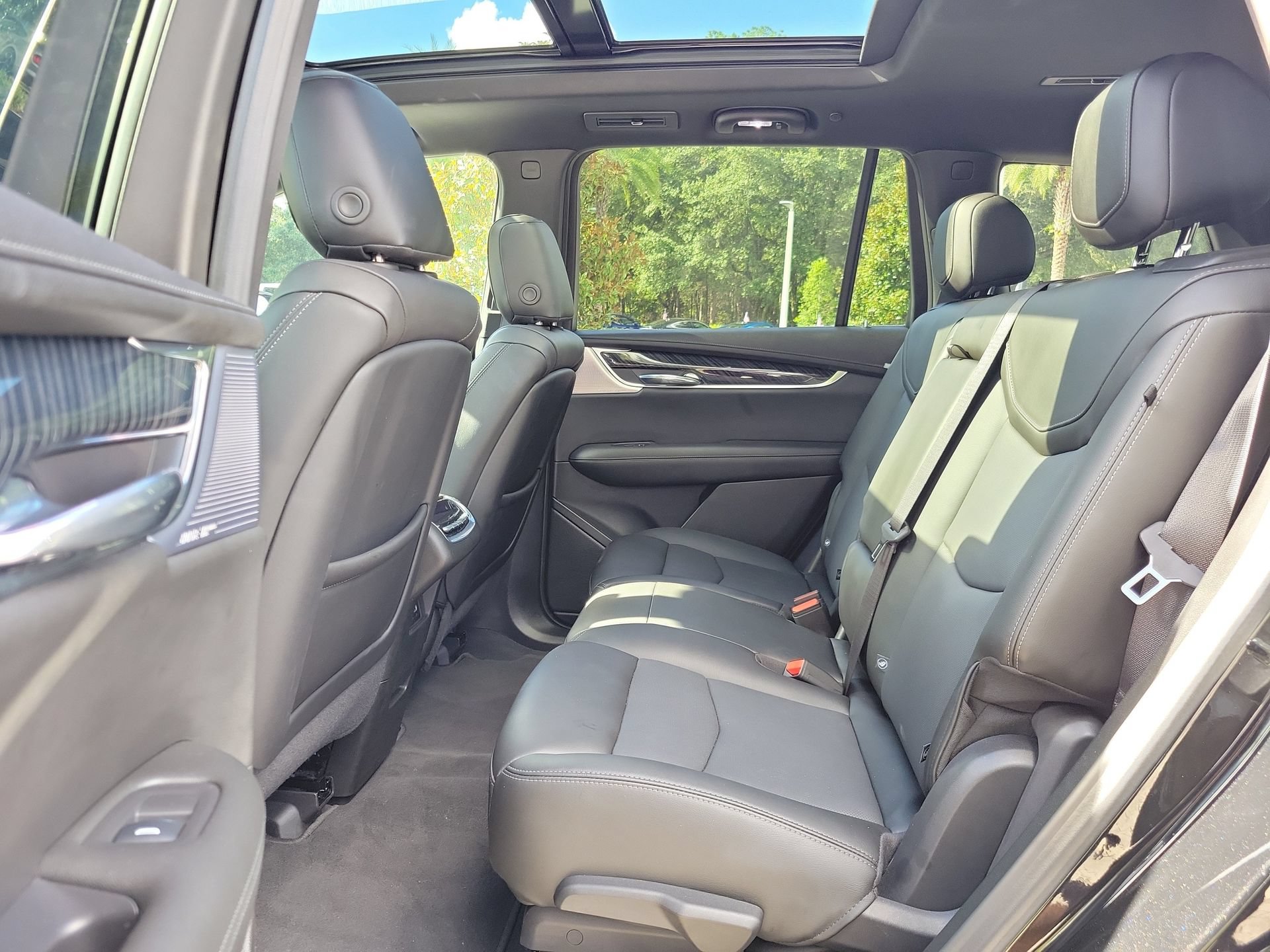 Used 2024 Cadillac XT6 Premium Luxury FWD image 18