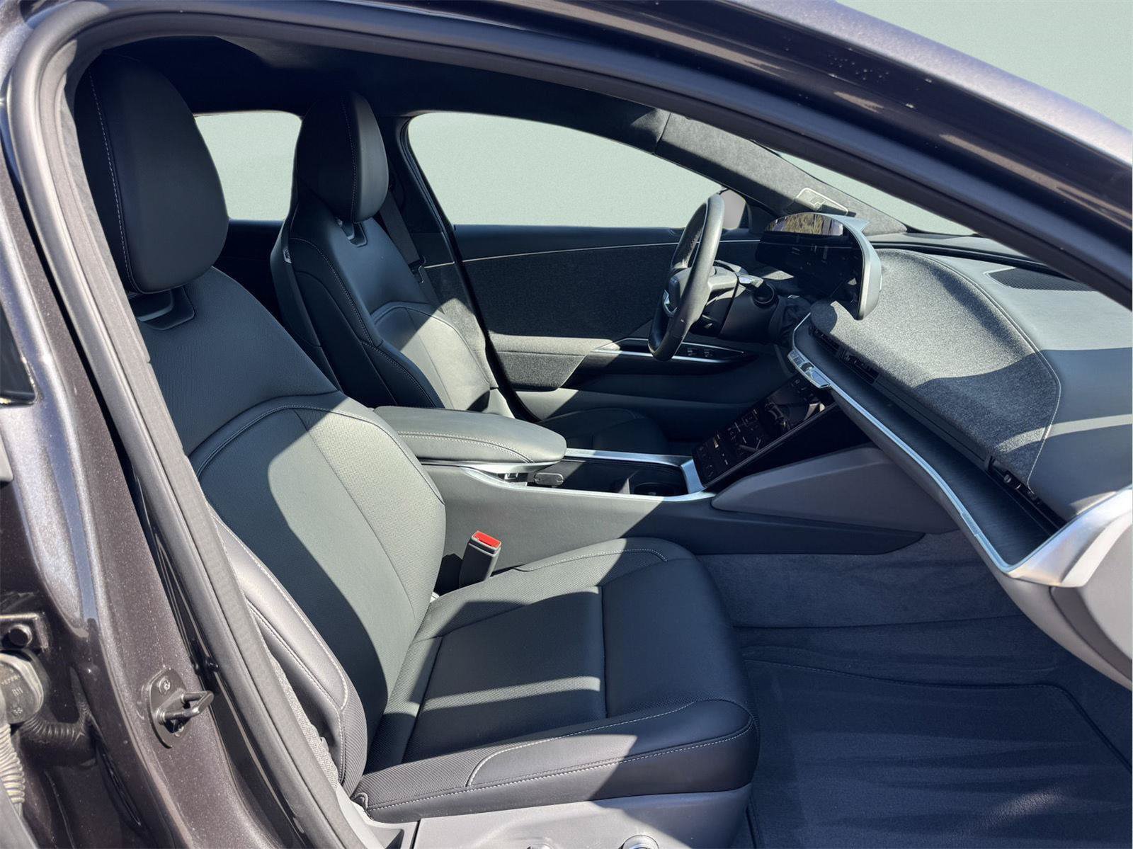 Used 2024 Lucid Air Touring AWD/4WD image 10