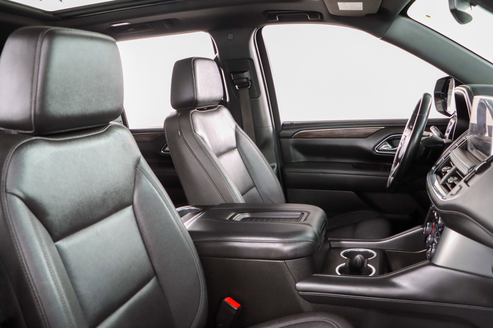 Used 2023 Chevrolet Tahoe Z71 w/ Luxury Package AWD/4WD image 31