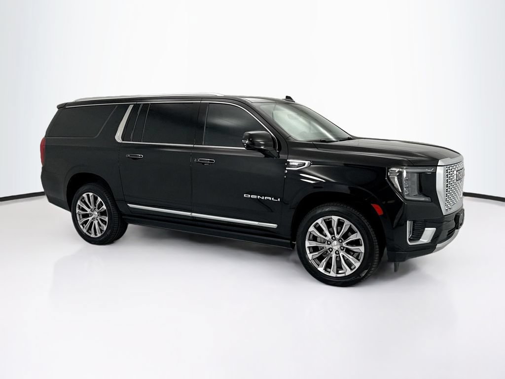 Used 2021 GMC Yukon XL Denali w/ Denali Premium Package AWD/4WD image 3