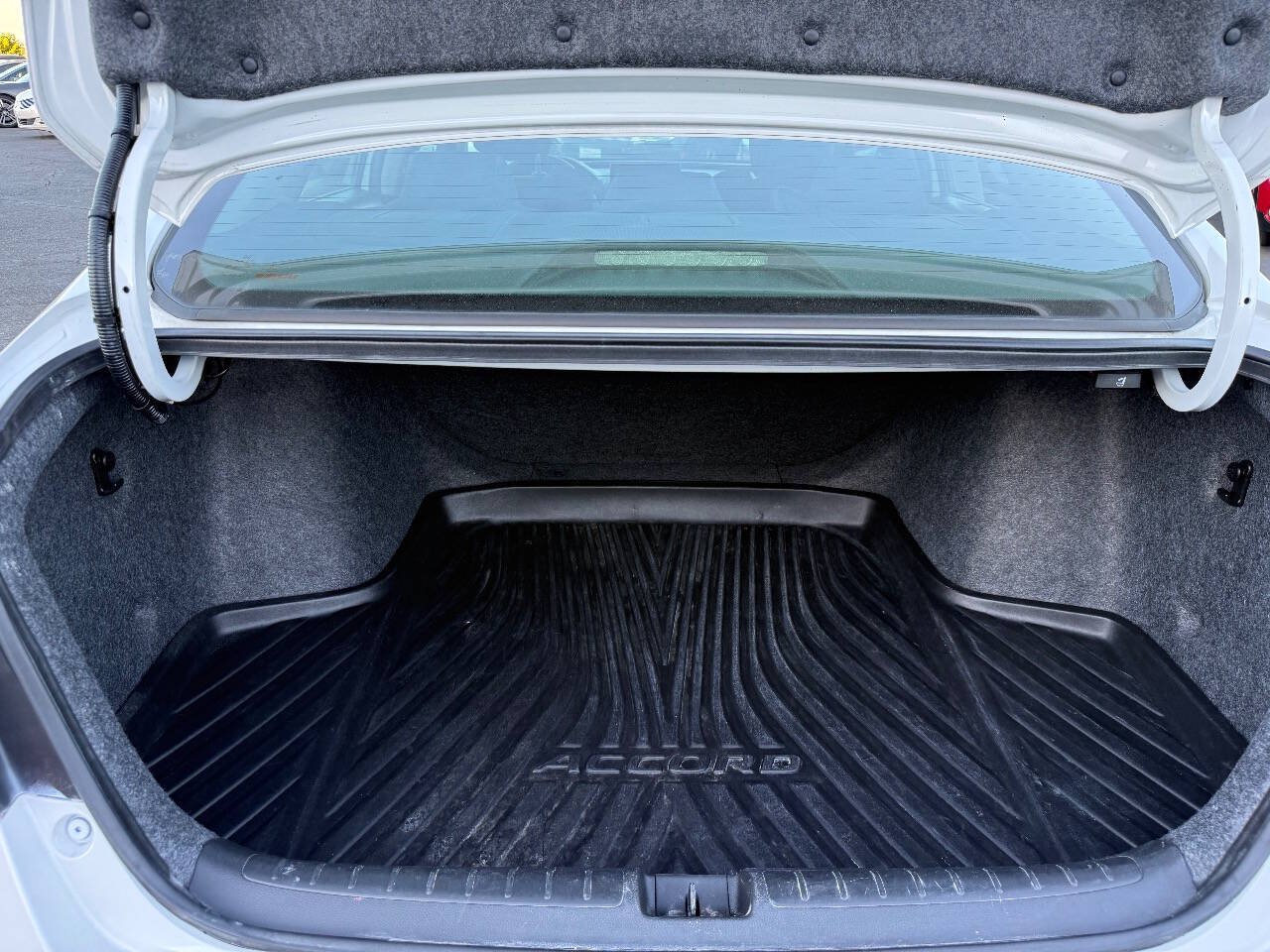 Used 2019 Honda Accord LX image 15