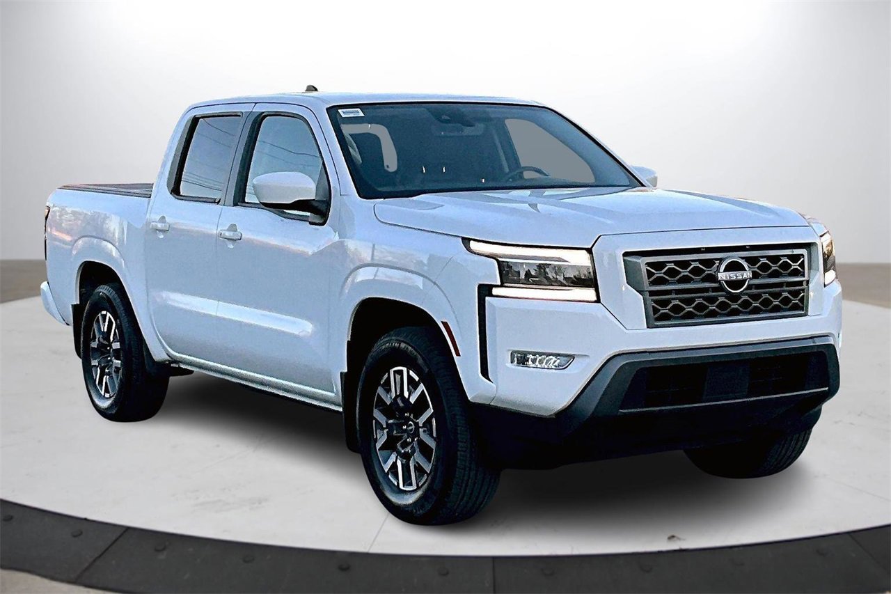 Used 2024 Nissan Frontier SL w/ Technology Package image 2